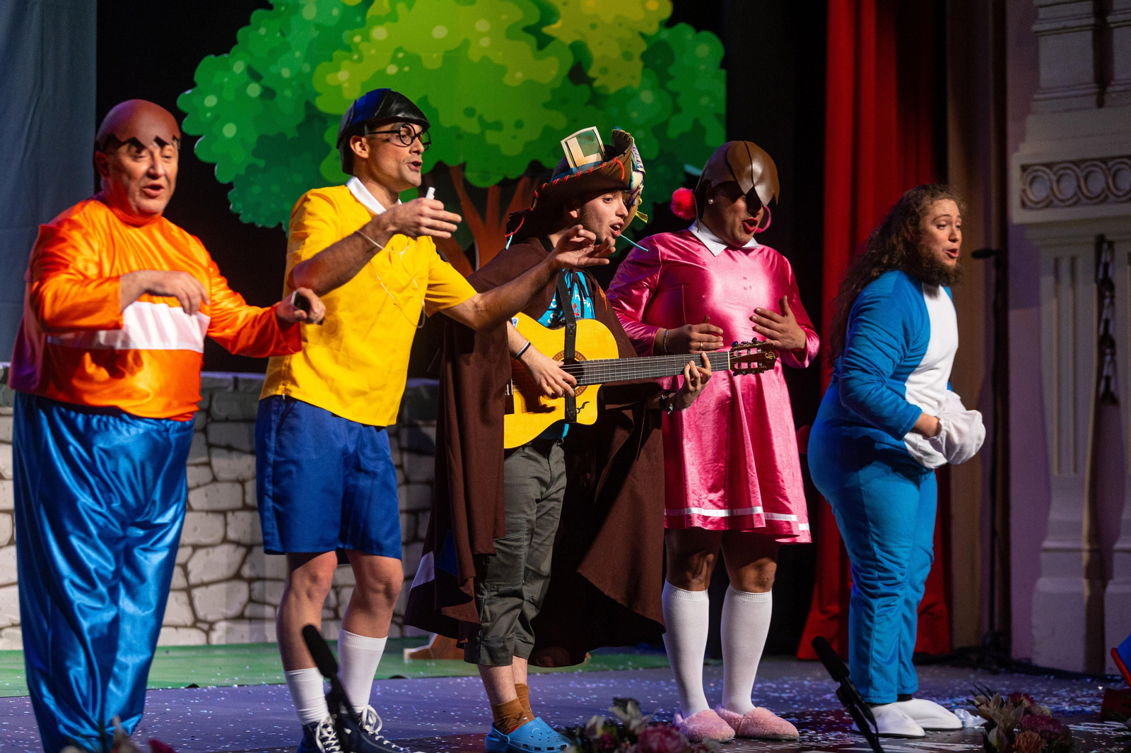 Imágenes de la sesión de este jueves en el Gran Teatro del Carnaval Colombino.