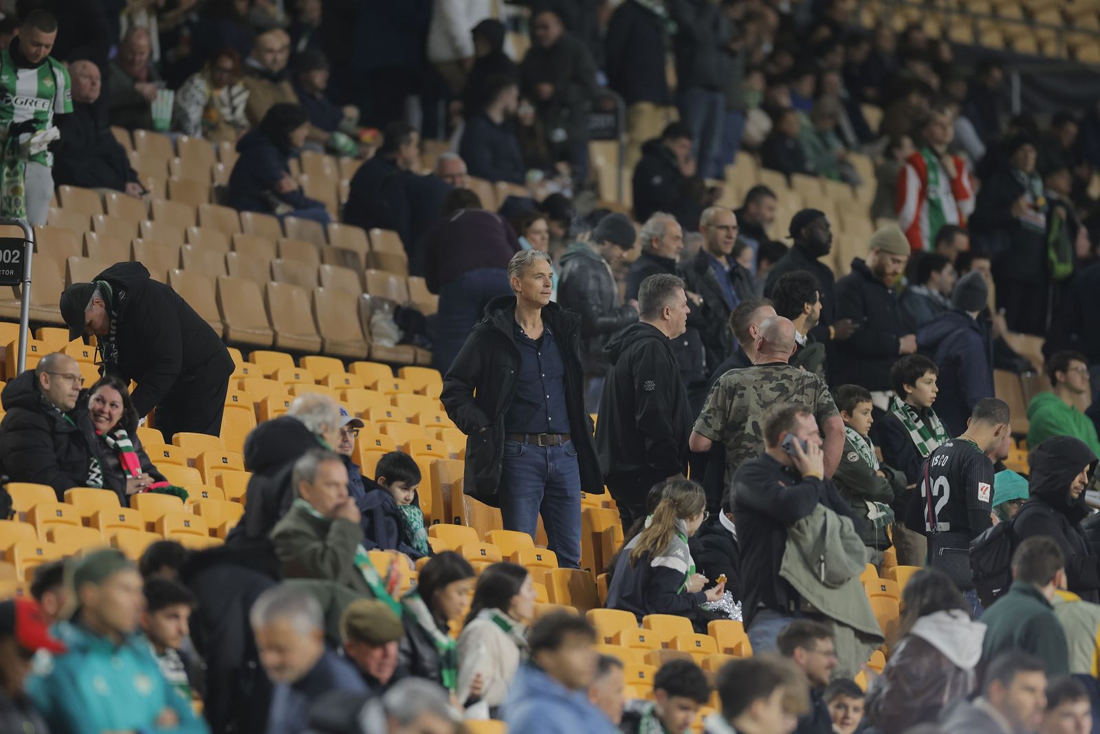 Buscate en las fotos del Betis - Feyenoord