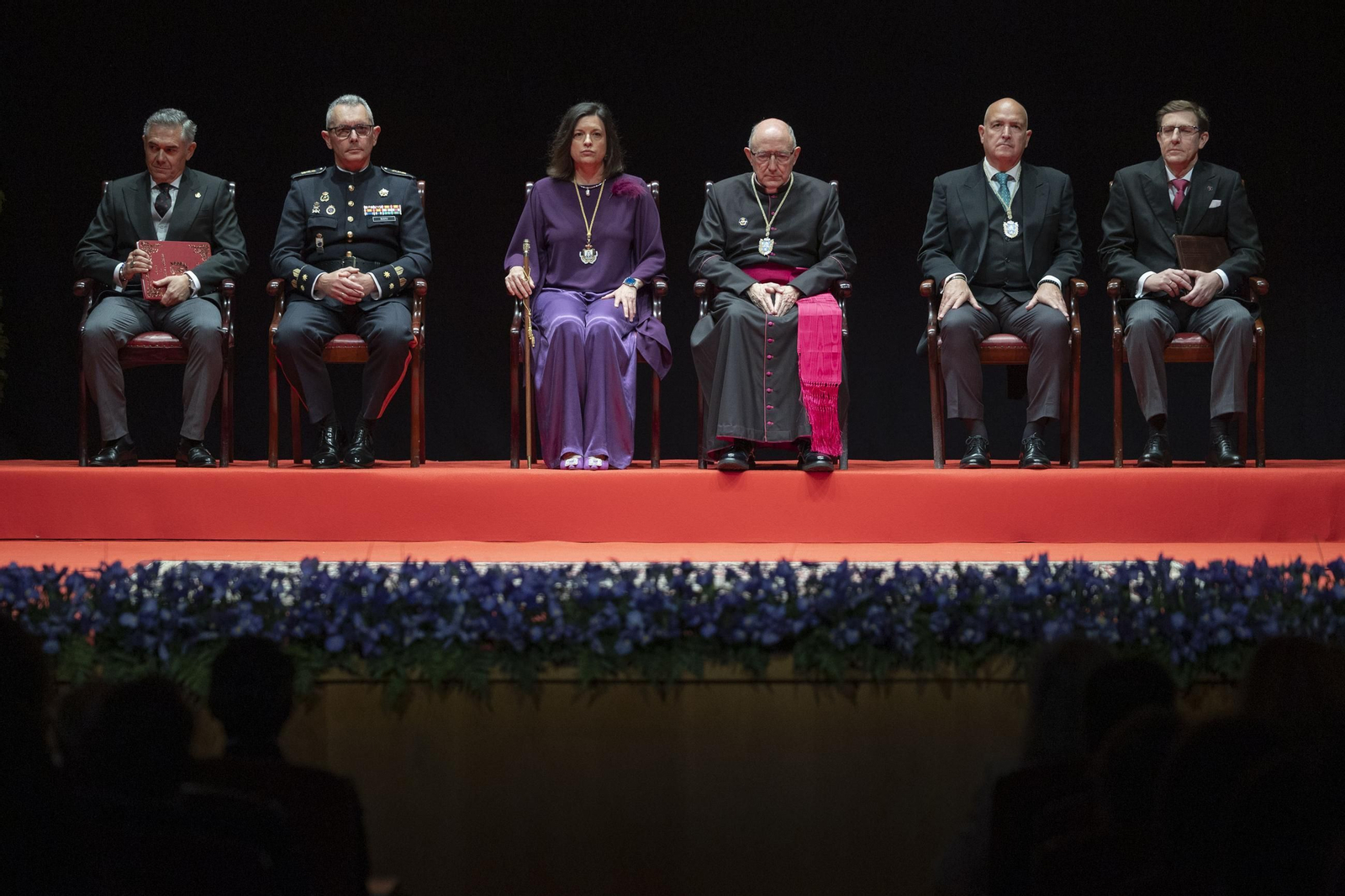 Imágenes del pregón de Semana Santa y besamanos en San Fernando el Domingo de Pasión