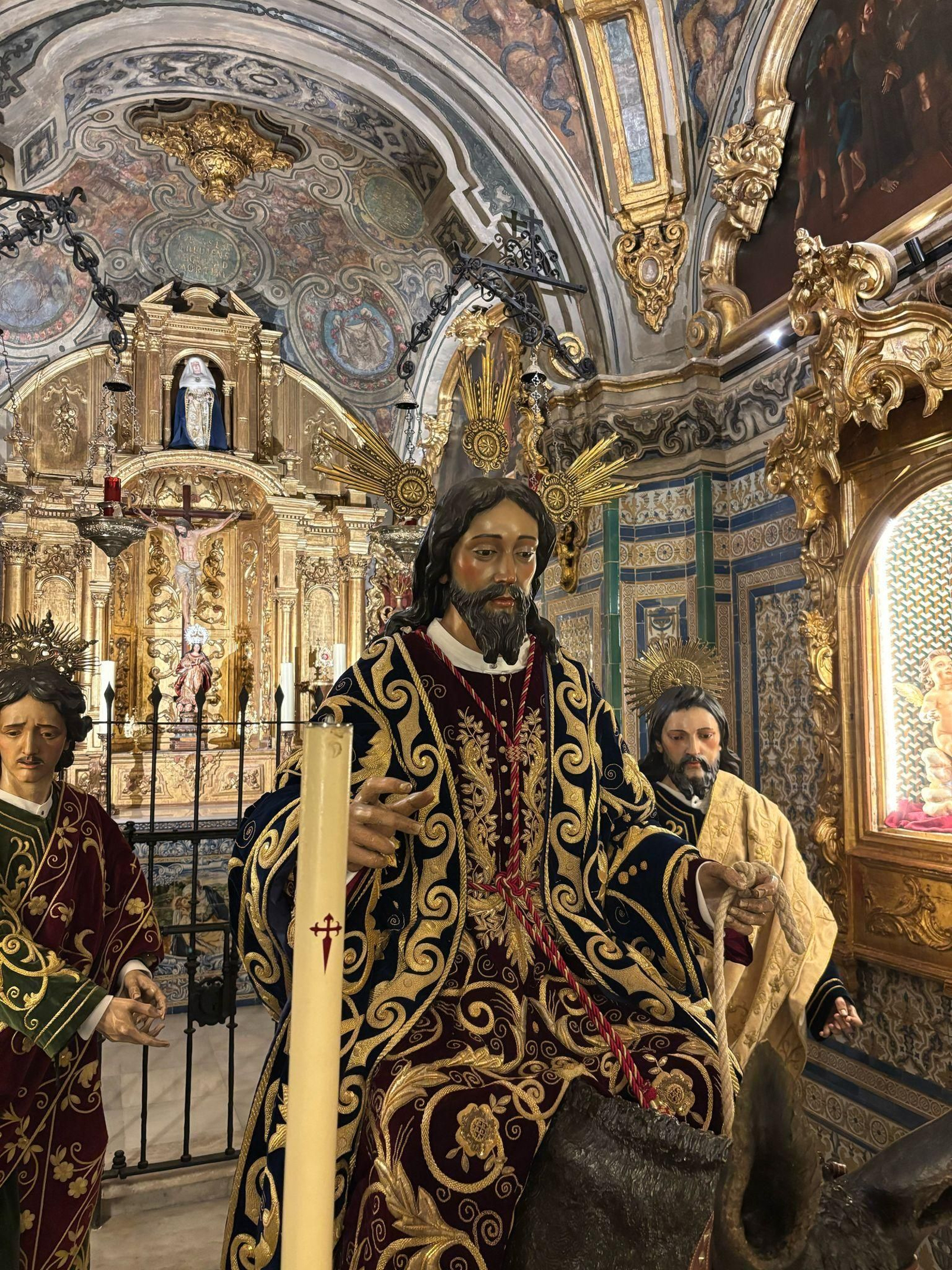 El Señor de la Sagrada Entrada acompañado de los apóstoles
