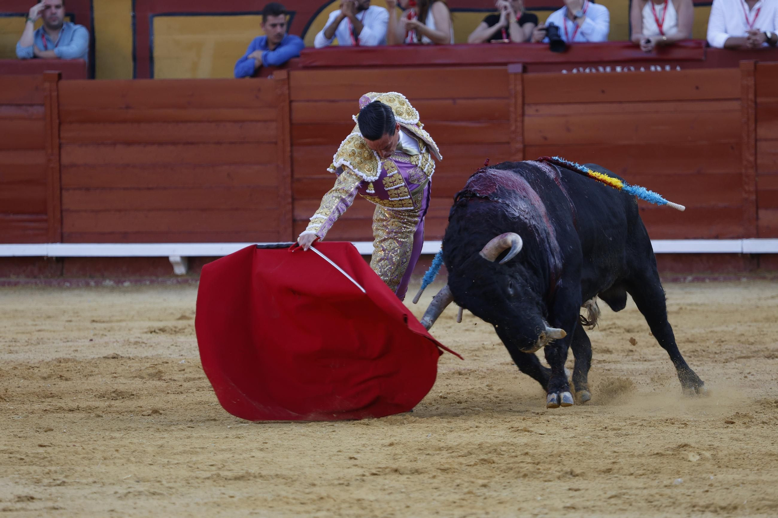 Fotos de Perera, Luque y Galván con toros de Fuente Ymbro en la primera corrida de la Feria de Algeciras 2025