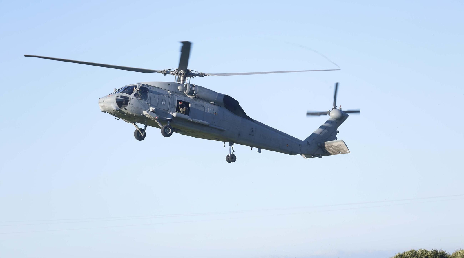 Las fotos del espectacular ejercicio de la Armada y la OTAN en el Retín