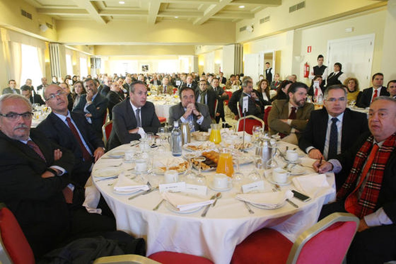 Eduardo Villalba, Miguel Pérez de la Blanca, Juan Carlos Ruiz Boix, Tomás Valiente, José Luis Hormaechea, Jacinto Muñoz y José Carracao.

Foto: Paco Guerrero