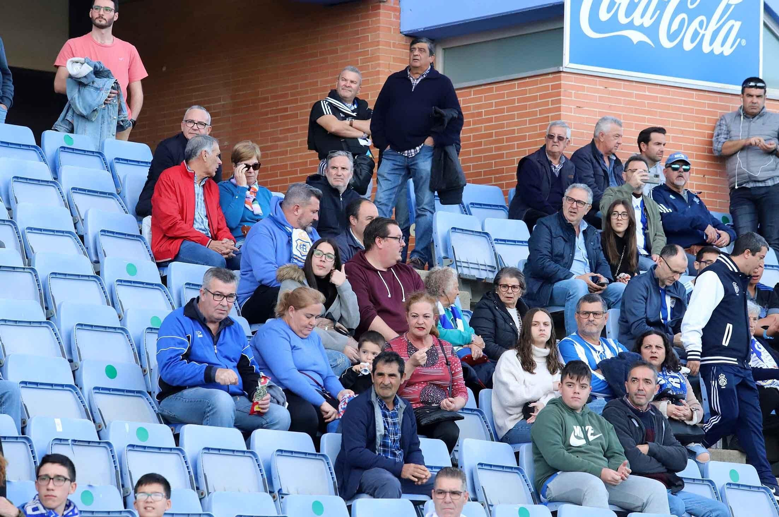 Imágenes del ambiente en las gradas del Nuevo Colombino