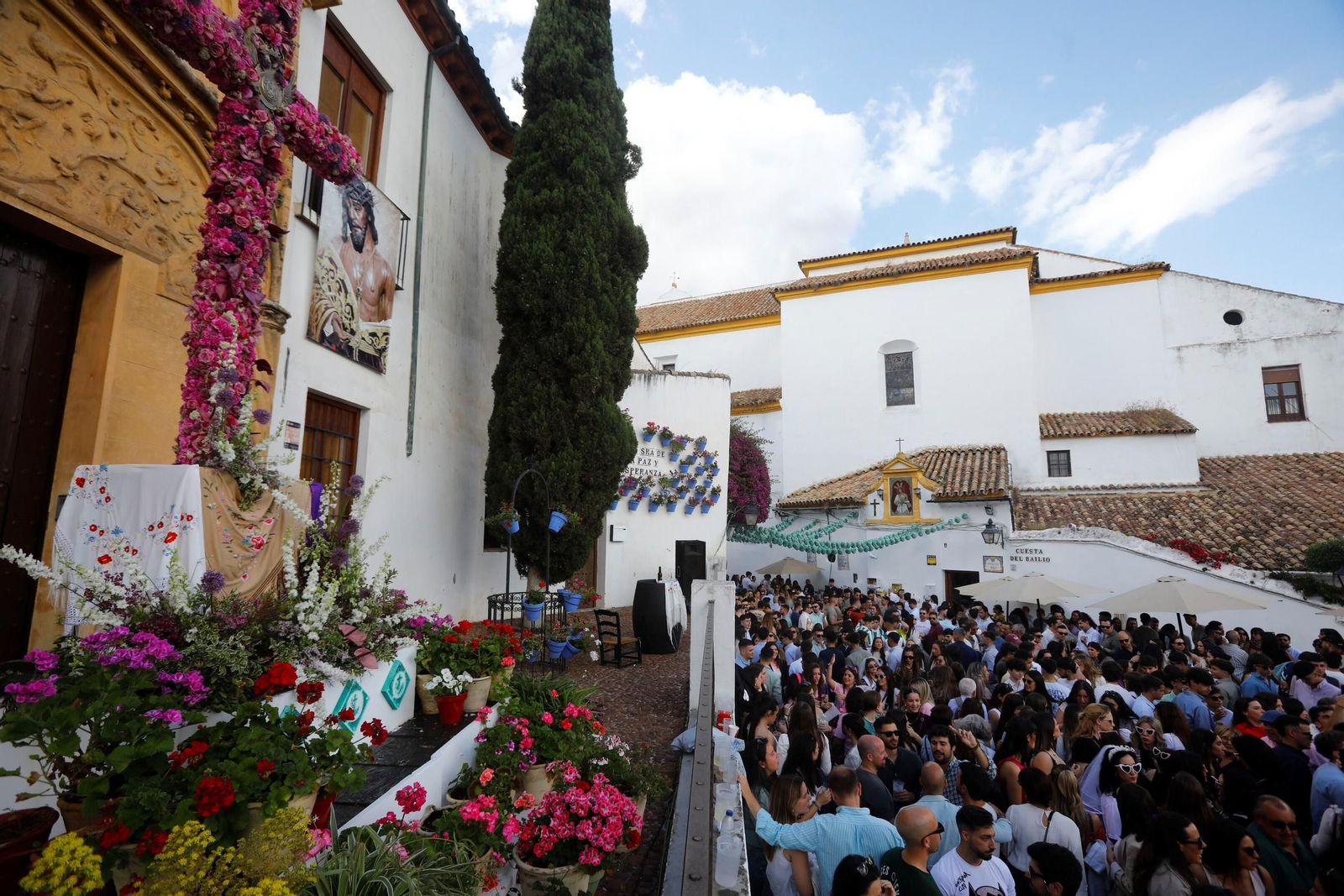 Las mejores fotos de unas Cruces de Córdoba abarrotadas para dar la bienvenida al fin de semana