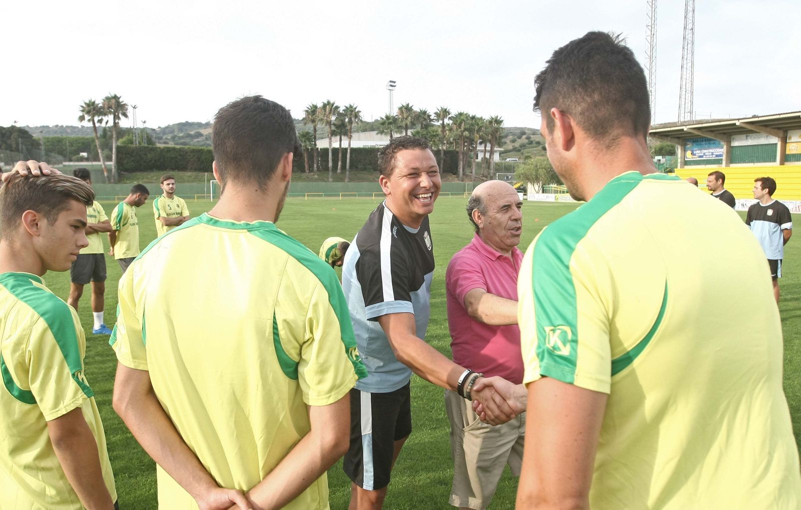 Carrillo saluda a Mario, de quien ya puede disponer hoy.