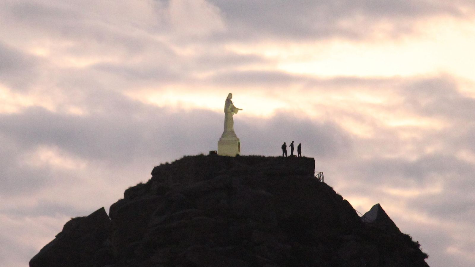 Tres personas se saltan el confinamiento y suben al cerro del Espíritu Santo en Vera.