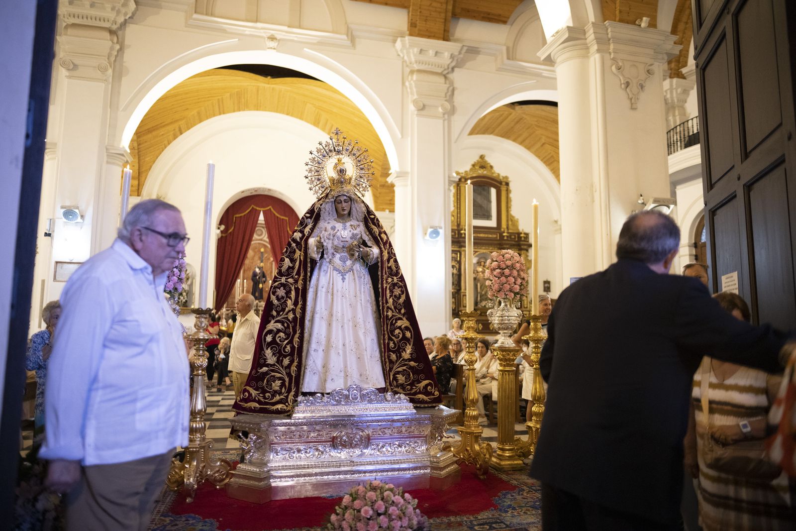 Imágenes de la procesión de la Virgen de la Cinta por el centro de la ciudad
