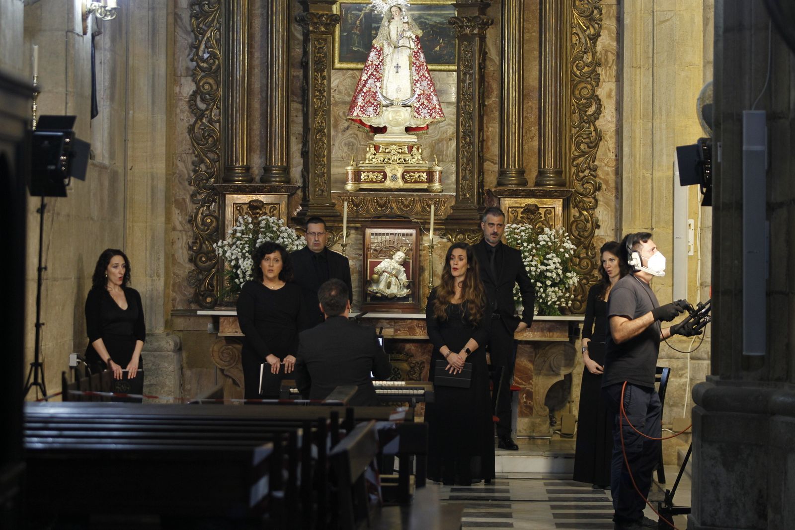 Fotogalería misa V Centenario Hermandad Virgen del Mar. Almería