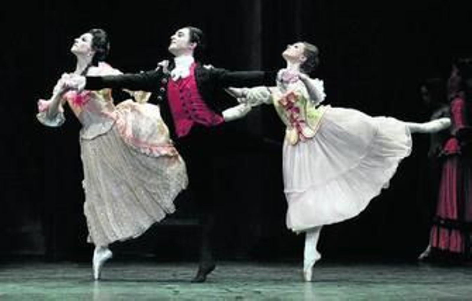 El English National Ballet estará hasta el domingo en el Teatro de la Maestranza.