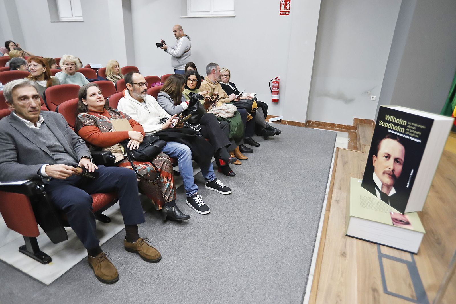 Imágenes de la presentación del libro de la rectora de la Universidad de Huelva sobre la figura de Wilhelm Sundheim