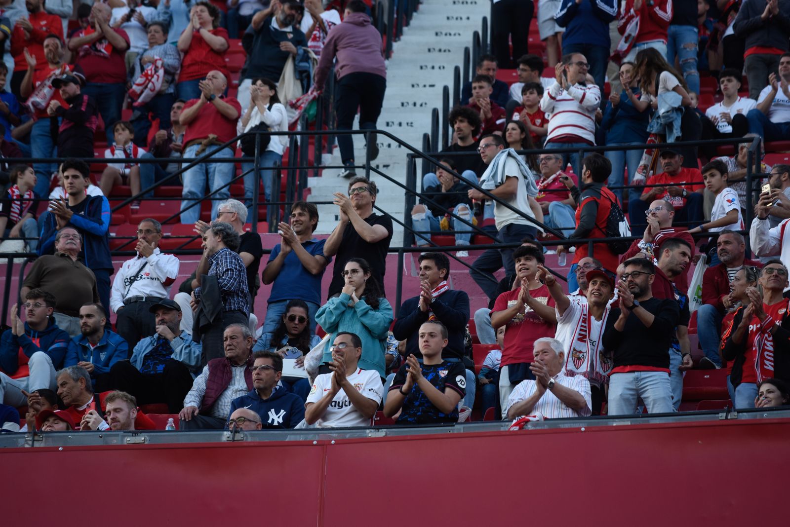 Búscate en el Sevilla FC - Granada CF
