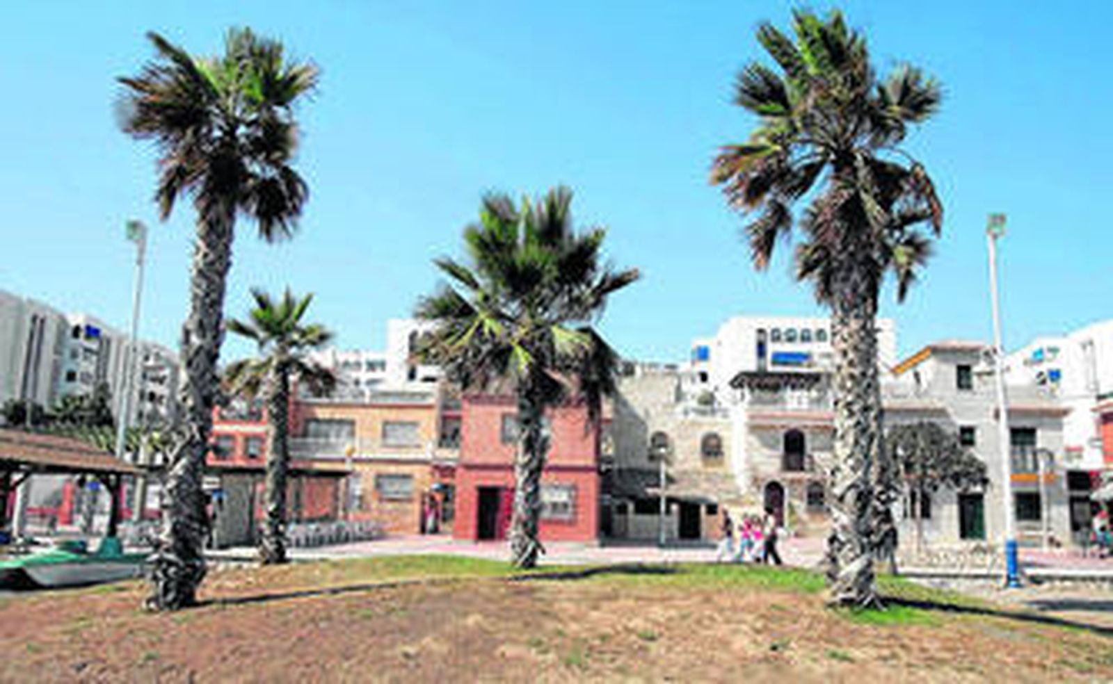 Casas de la zona de Pedregalejo ubicadas en pleno paseo marítimo.