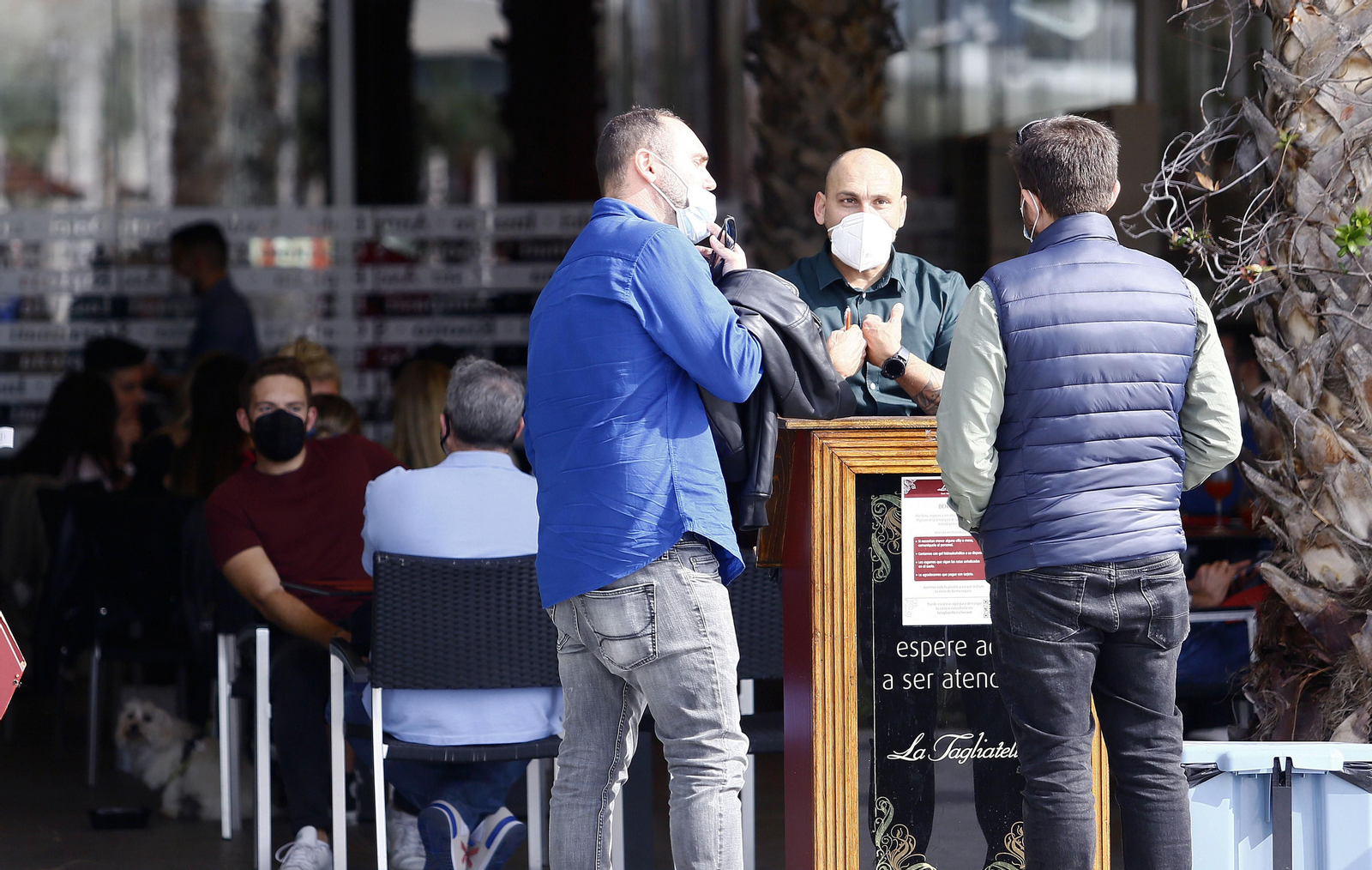 Las fotos de Málaga capital en la reapertura de bares y comercio no esencial