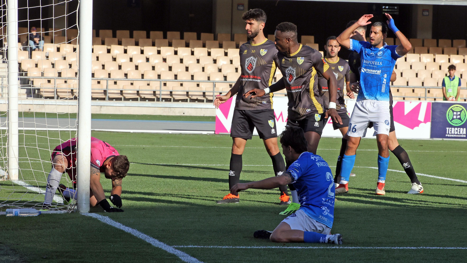 Imágenes del Xerez DFC - Conil CF en Chapín
