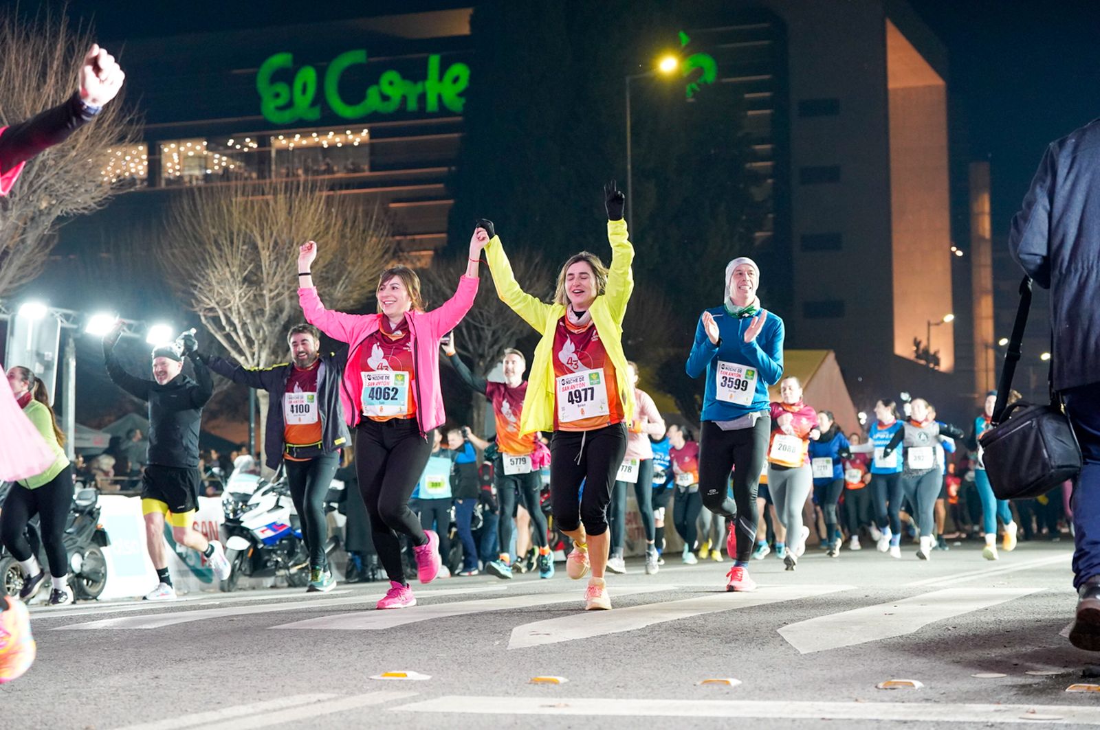En imágenes: búscate en tu llegada a meta de la Carrera de San Antón 2026 (2)