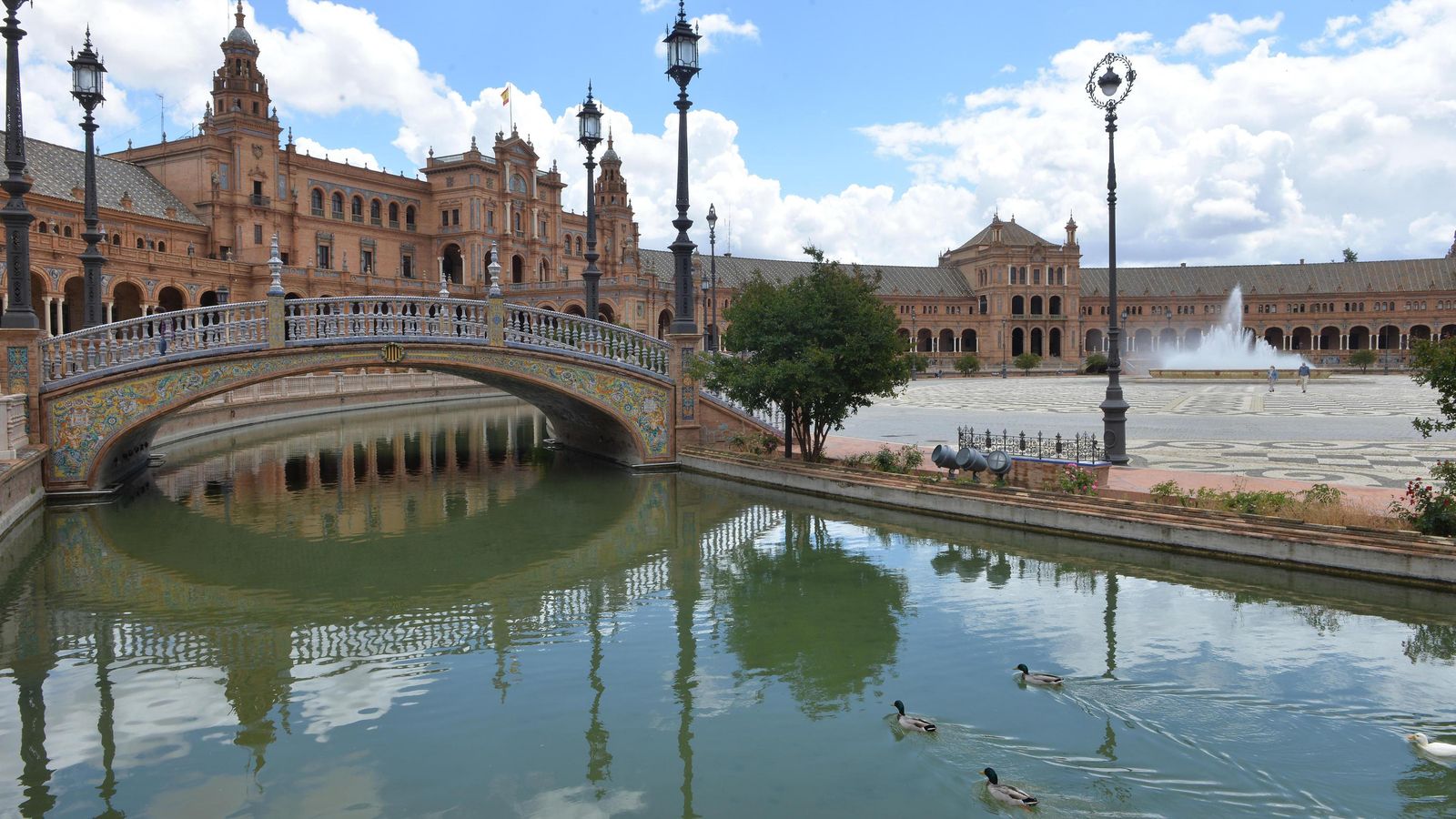 Panorámica de la Plaza de España.