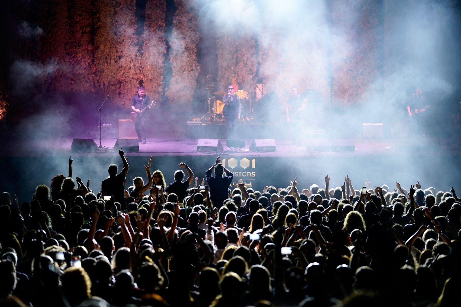 Los 091 inundan de rock y música el Teatro del Generalife
