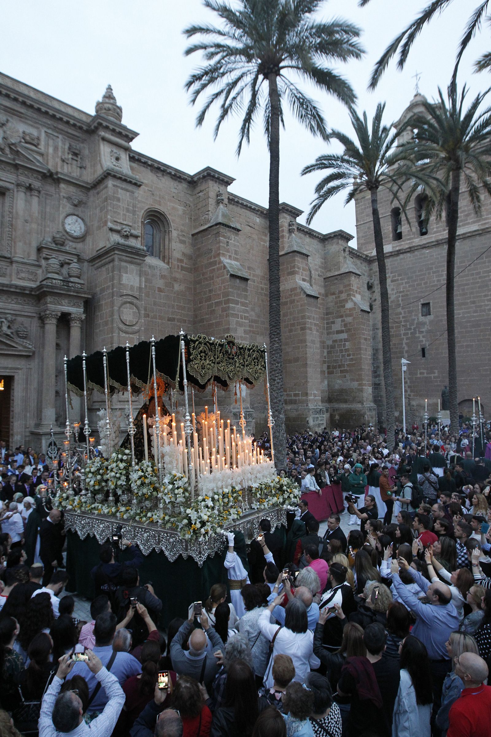 Imágenes de la Procesión de Estudiantes. Semana Santa Almería 2019