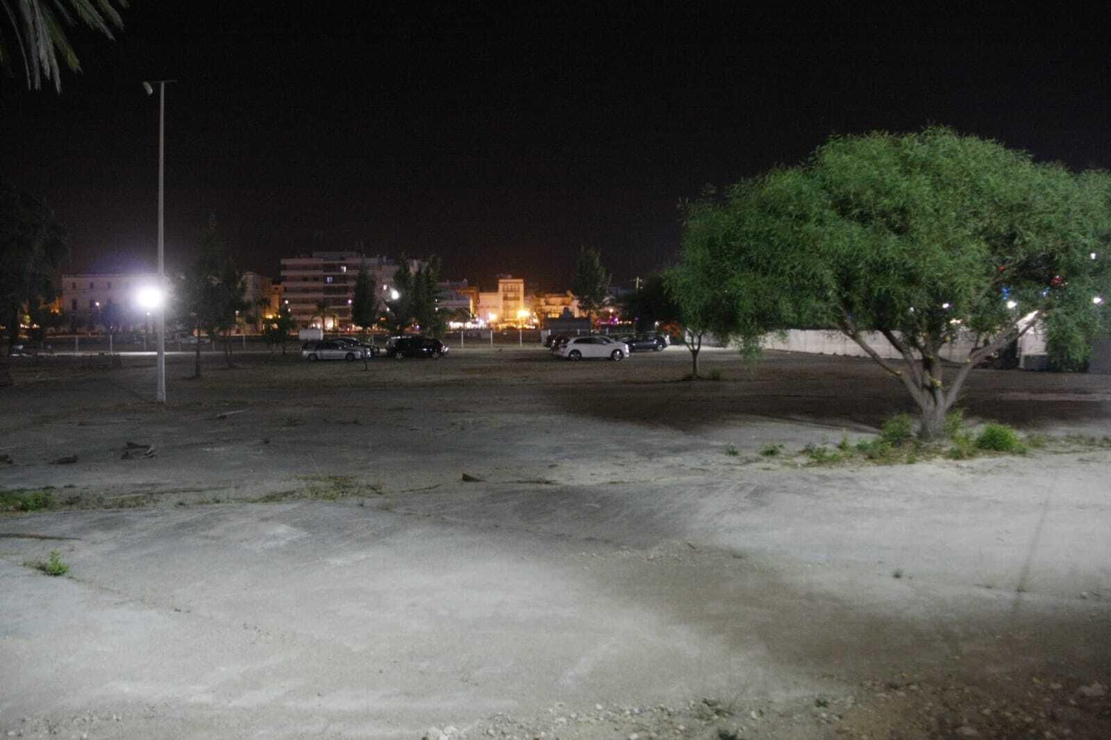 La prohibición del botellón  se deja notar en El Puerto, al menos en el espacio ubicado junto al Soko.