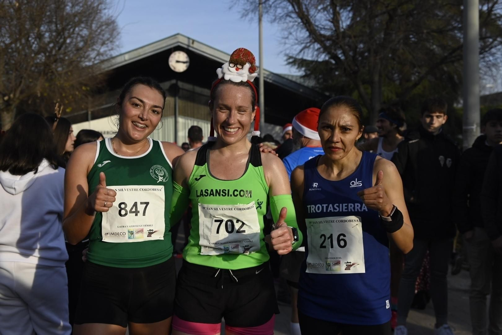 Carmen María Rodríguez posa junto a Laura Vázquez y Lisa Esquivel.