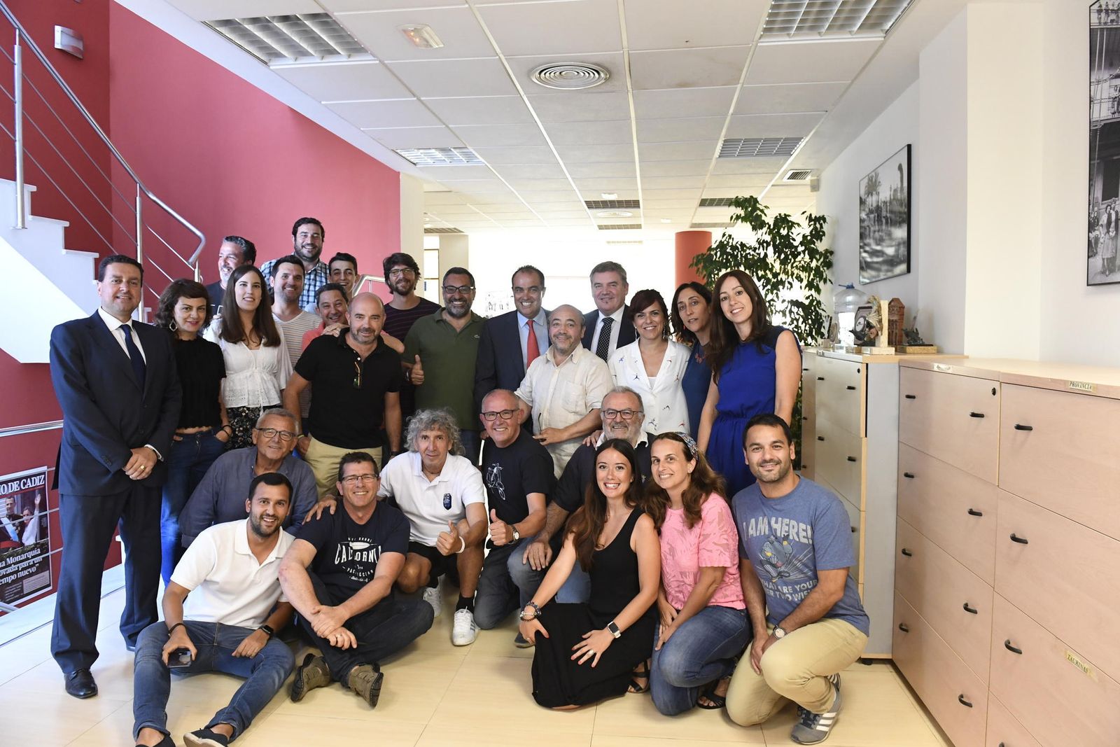 Mágico con parte de la plantilla de Diario de Cádiz.