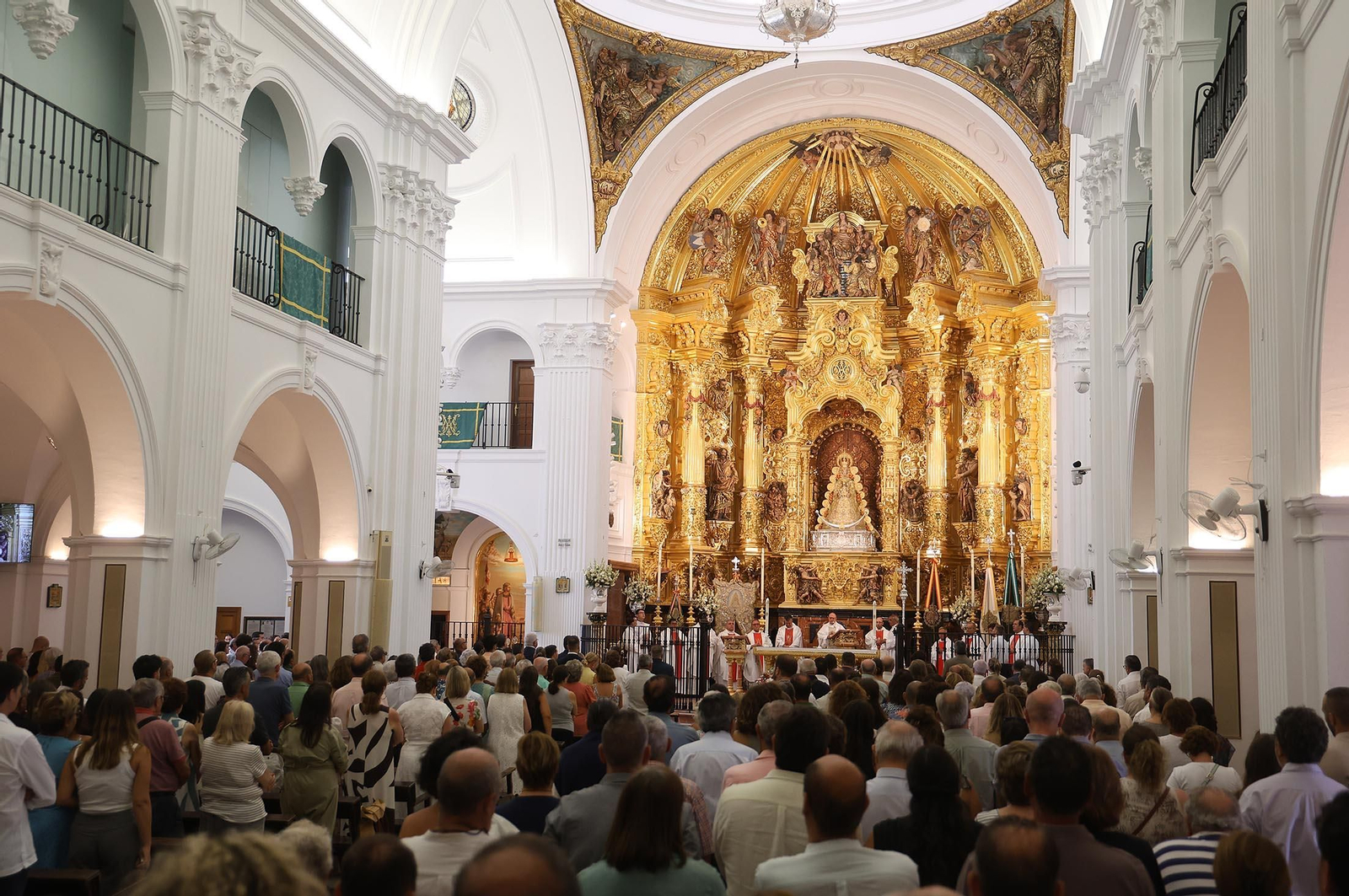 Rocío Chico 2025: Solemne Función Votiva y Procesión Eucarística, con el Santísimo bajo palio por el entorno del Santuario