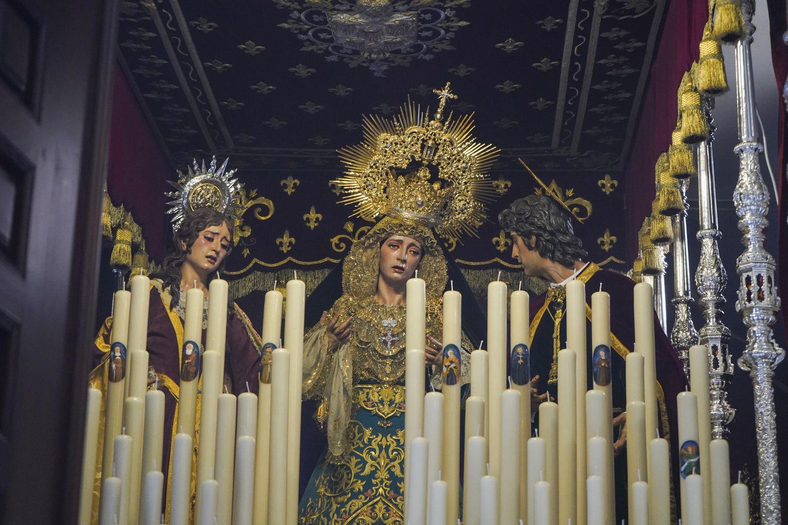 El besapiés al Cristo de San Agustín, en imágenes