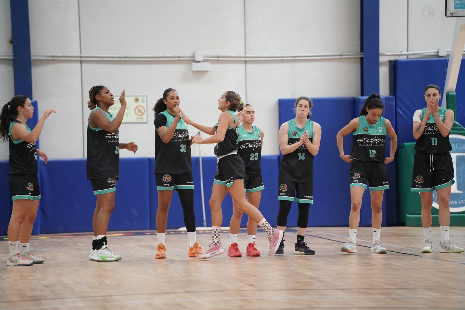 Ambientazo en Estepona para la Final Four de ascenso a Liga Femenina