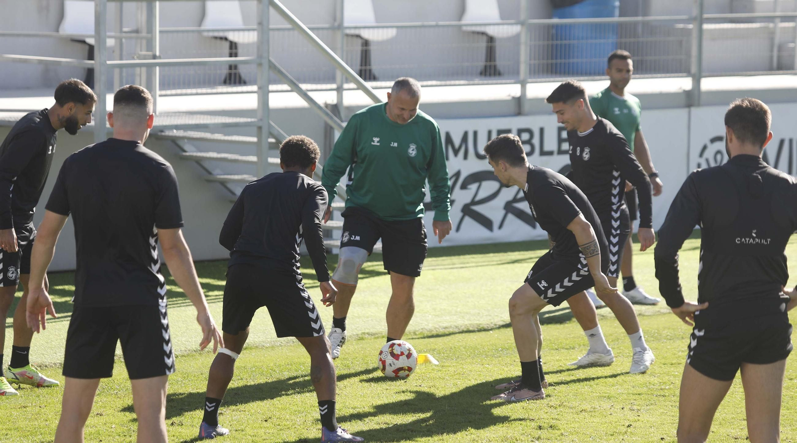 Las fotos del primer entrenamiento de Fran Tena con la Balona en La Línea