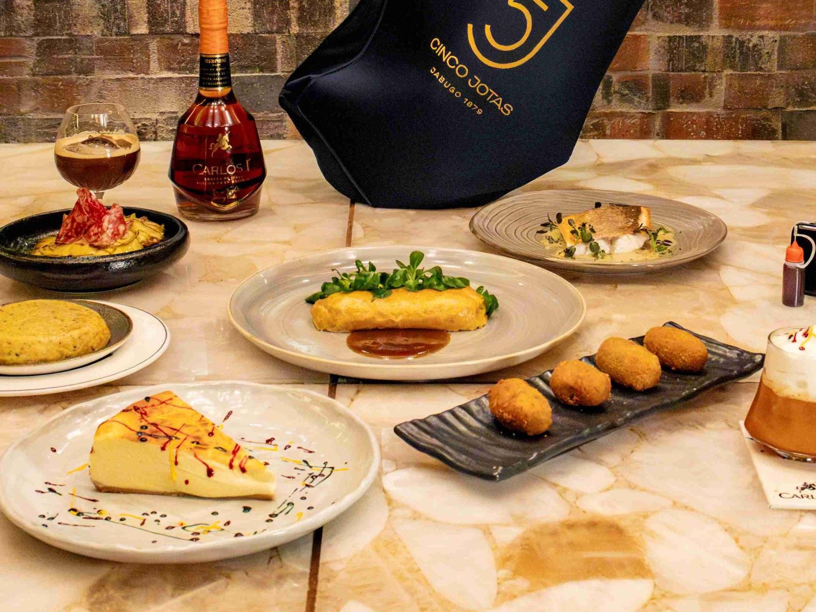 Platos de Tatel Madrid con Carlos I