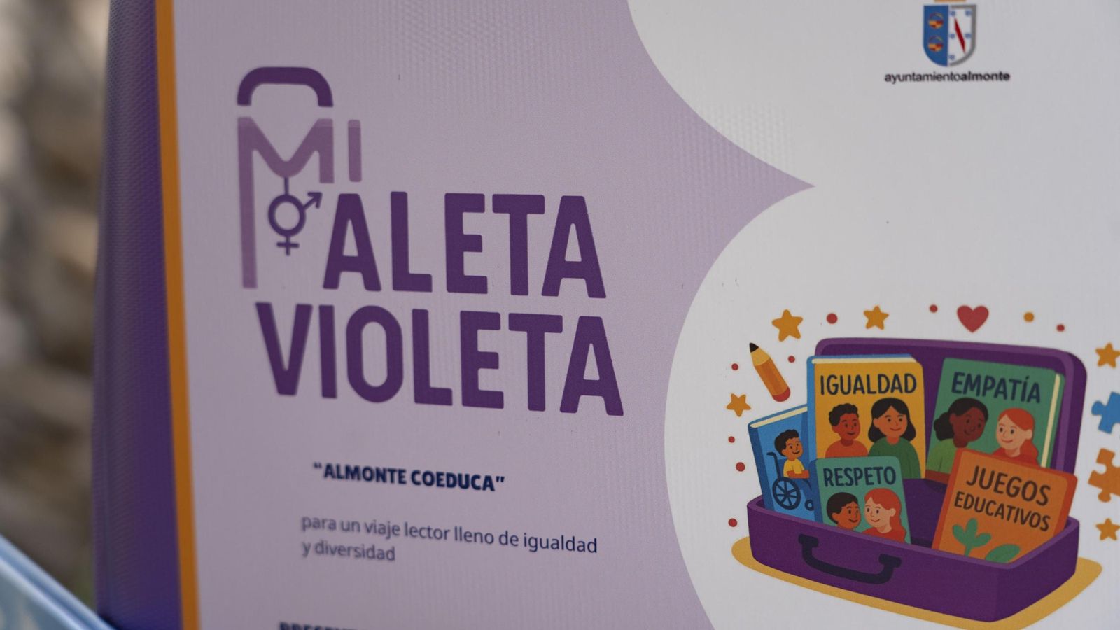 Cartel de 'Mi maleta violeta'.