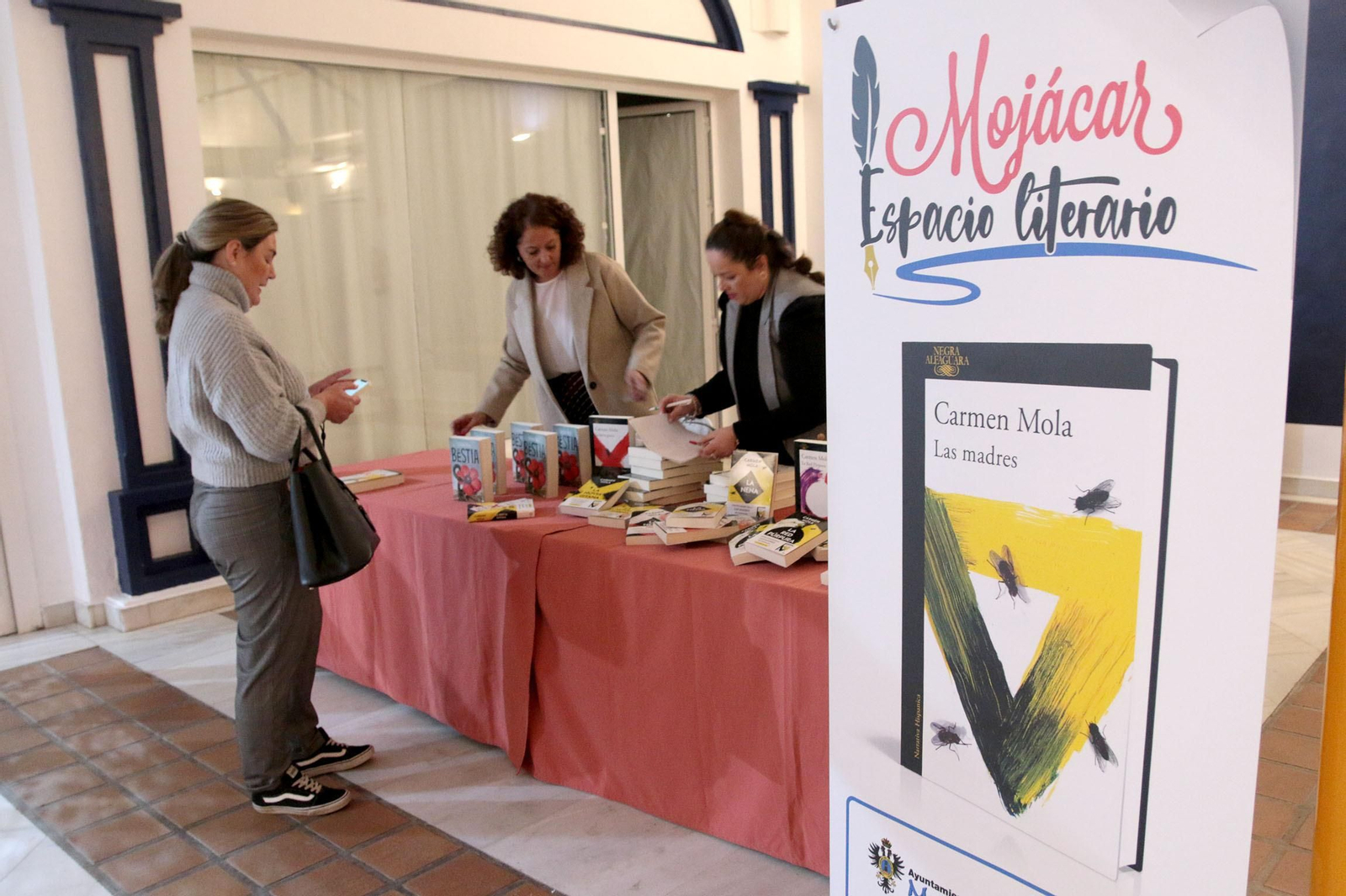 'Mojácar, Espacio Literario' se estrena con Carmen Mola y su novela 'Las Madres'