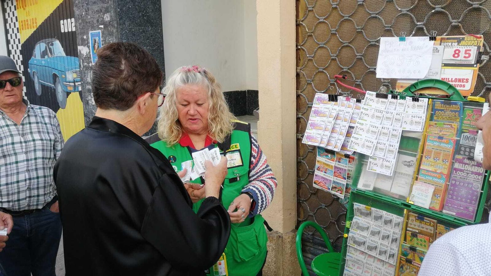 Rosa Caro, este jueves en su punto de venta