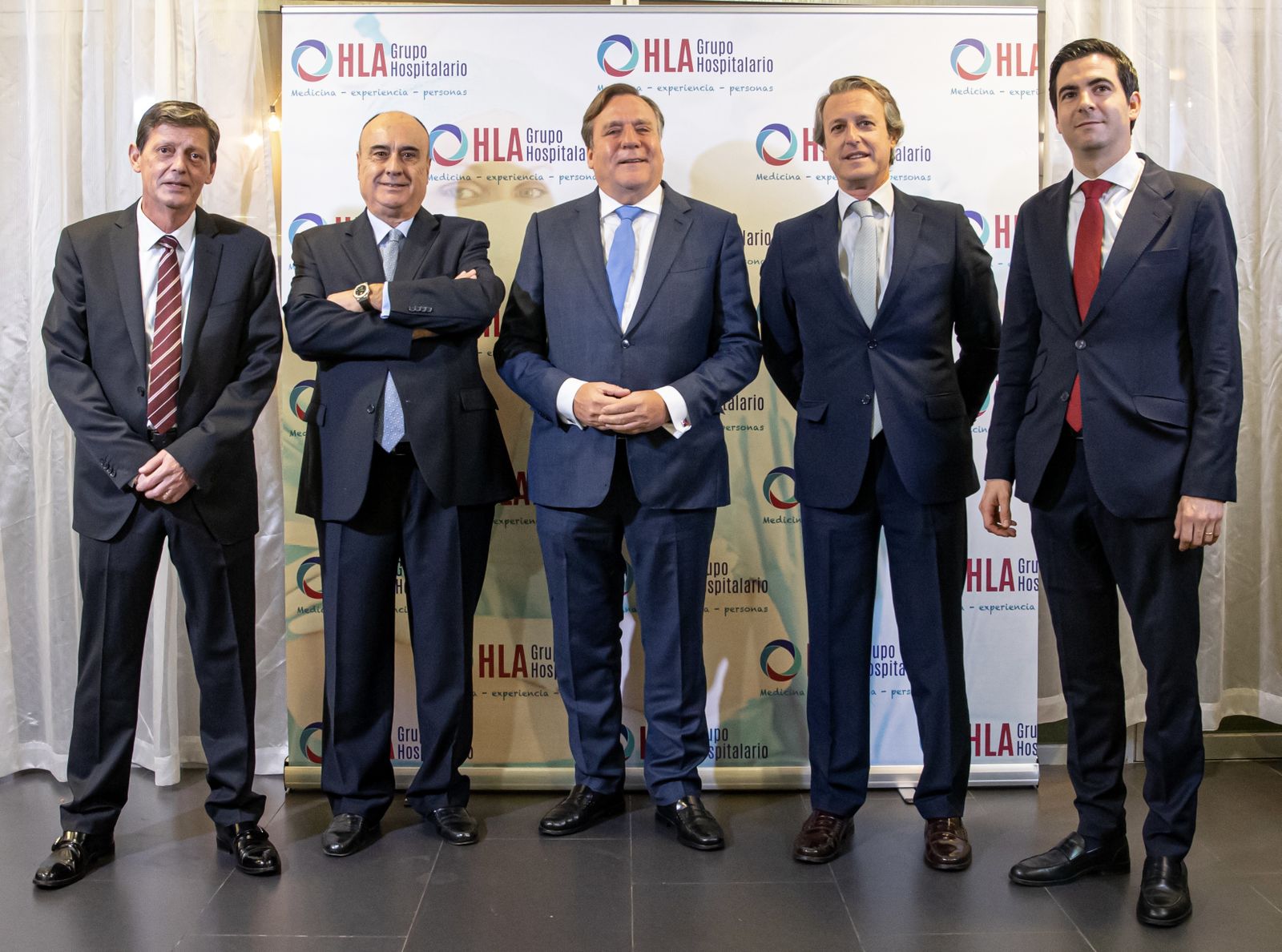 De izquierda a derecha: Francisco Marti, director médico de HLA Inmaculada; Manuel Moreno Borrajo, gerente del hospital; Valeriano Torres, CEO del Grupo HLA; Juan Antonio Gutiérrez Lemos, director de promoción y desarrollo de negocio del Grupo y David Cuevas, responsable de desarrollo de negocio de HLA Inmaculada.