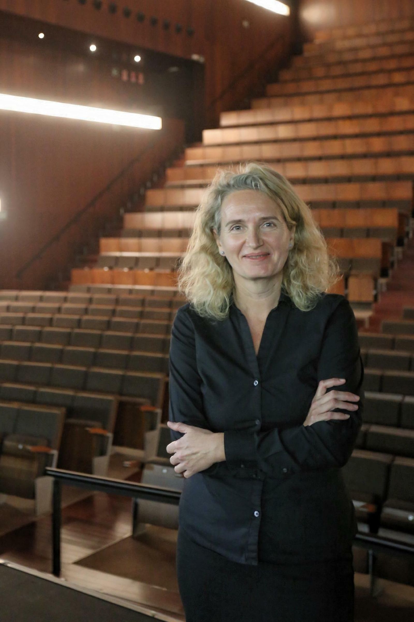 La concejala de Cultura, en el teatro municipal Pedro Muñoz Seca.