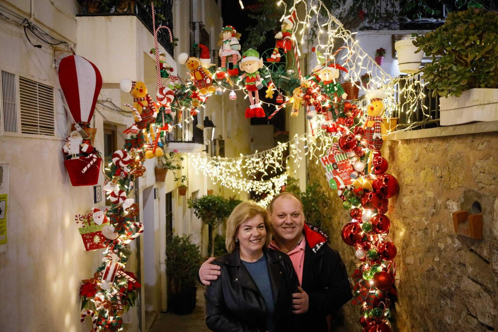Las mejores imágenes de la iluminación navideña de Mojácar con las luces de Ferrero Rocher