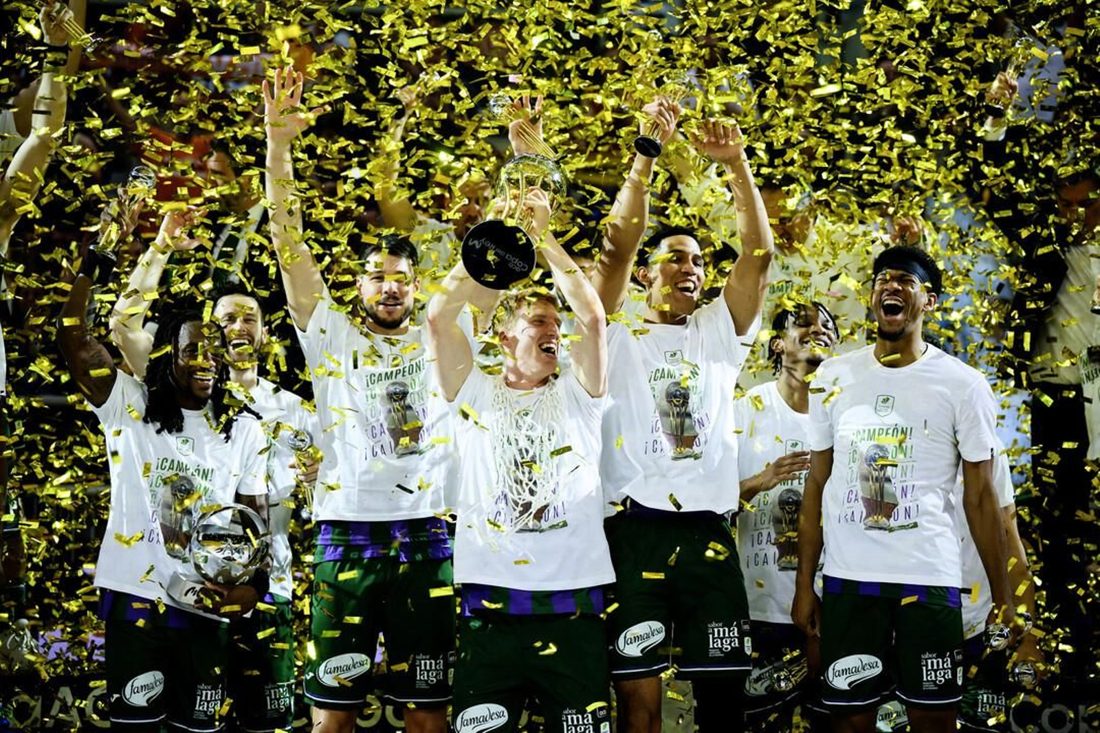 El Unicaja, campeón de Copa: Todas las imágenes del partido, la fiesta y la llegada a Málaga