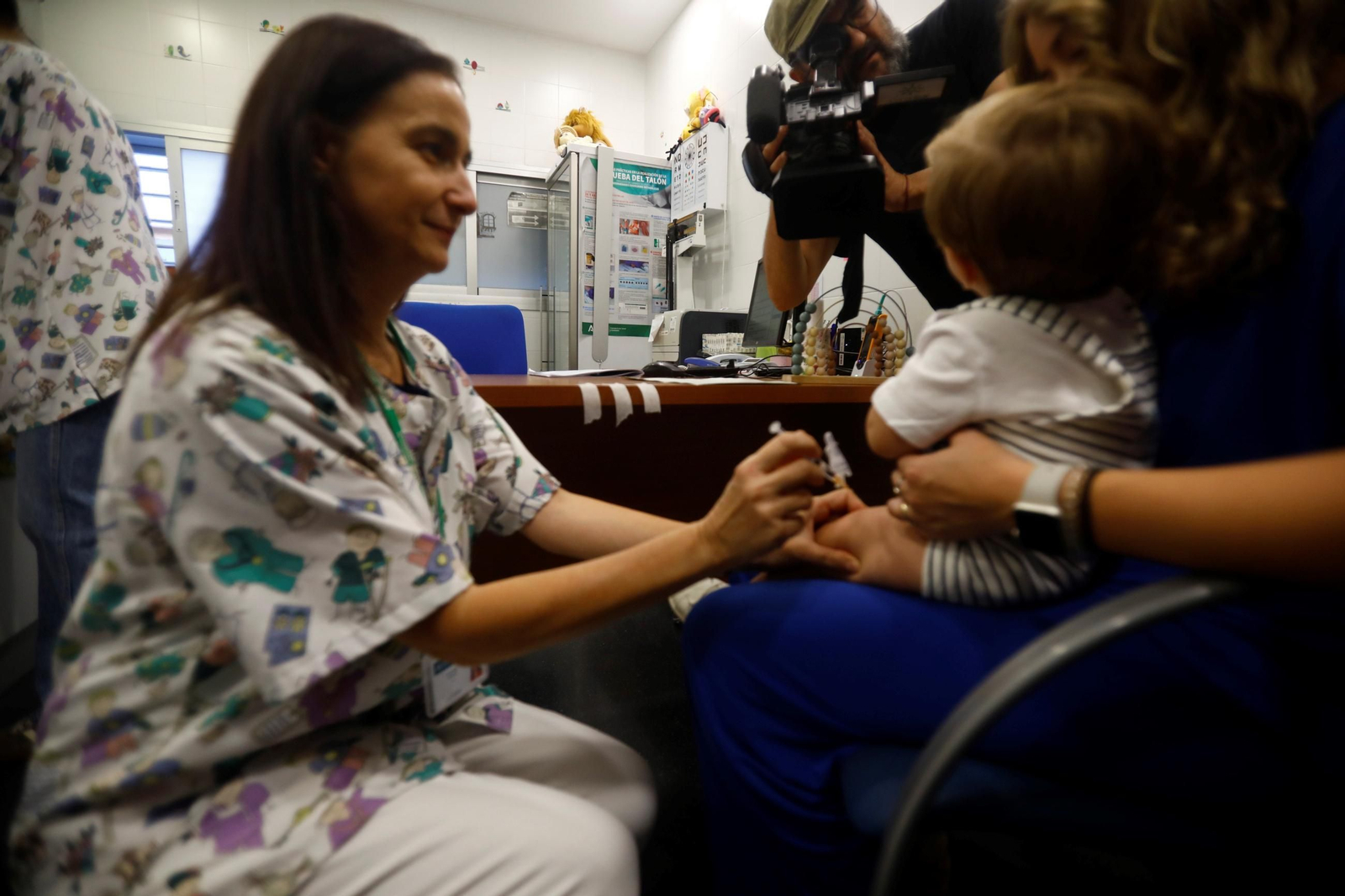 El inicio de la campaña de vacunación contra la gripe, en imágenes