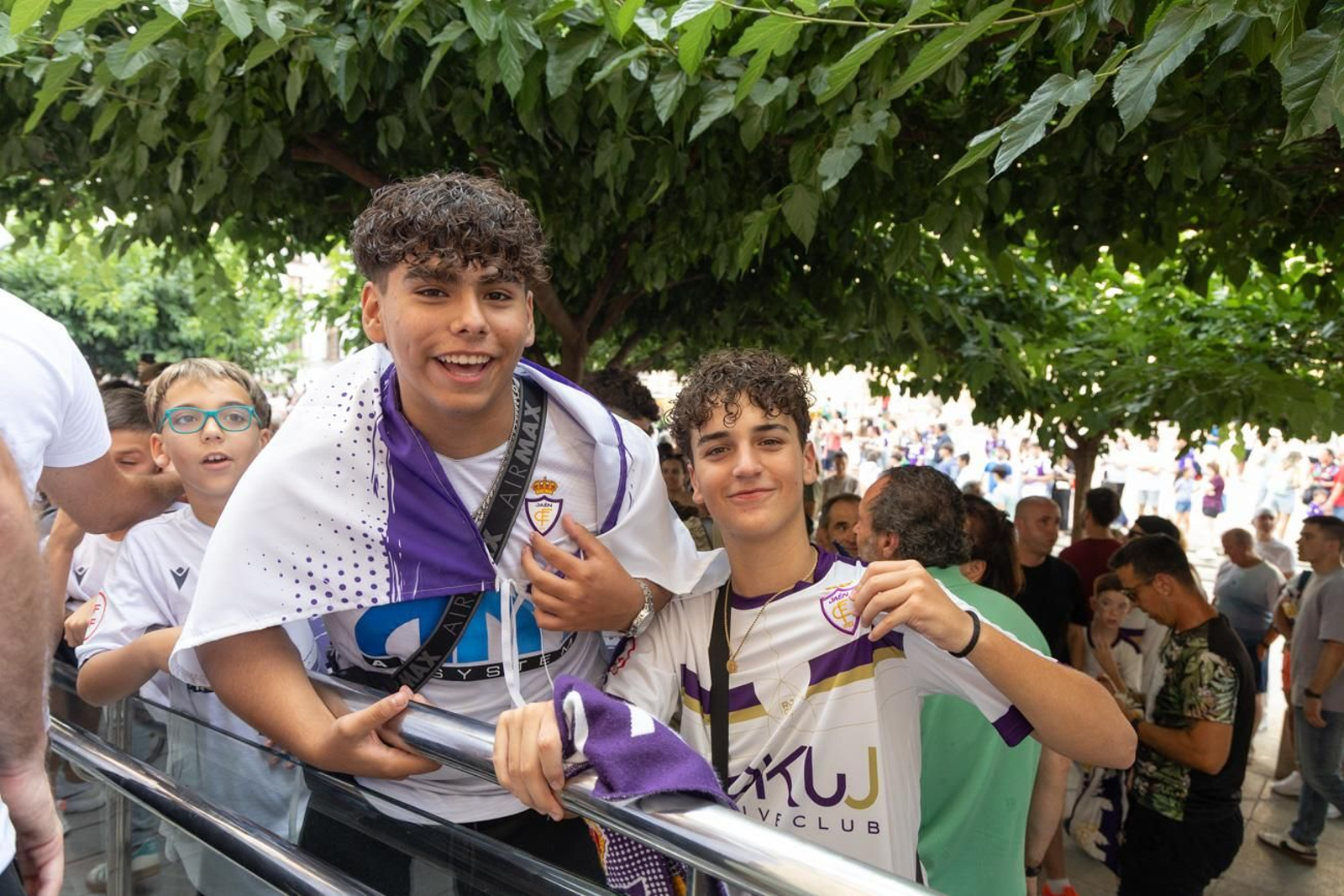 La fiesta por el ascenso del Real Jaén en La Plaza de Santa María y el Ayuntamiento
