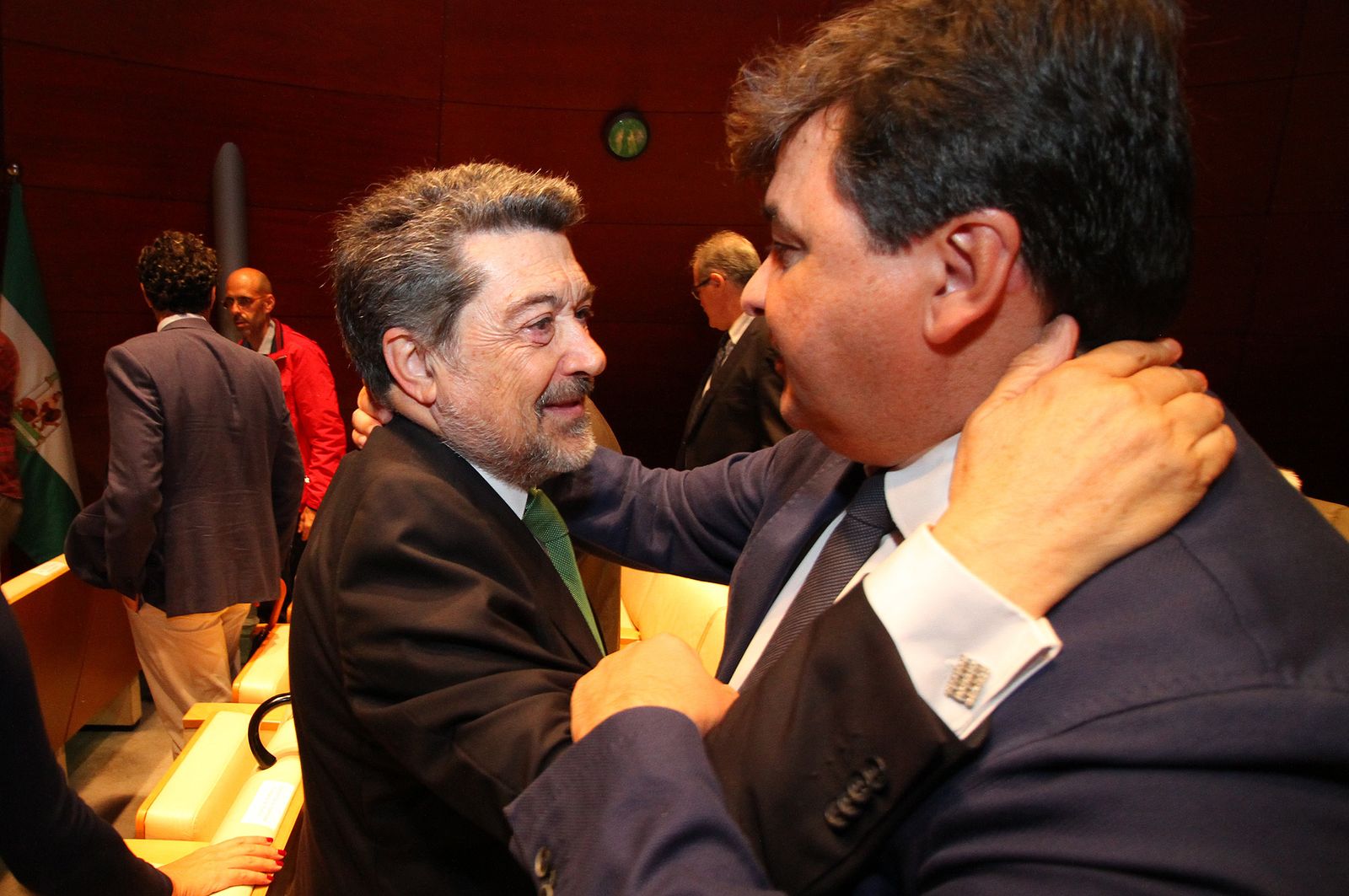 Imágenes de la toma de posesión del nuevo presidente del Puerto de Huelva, José Luis Ramos.