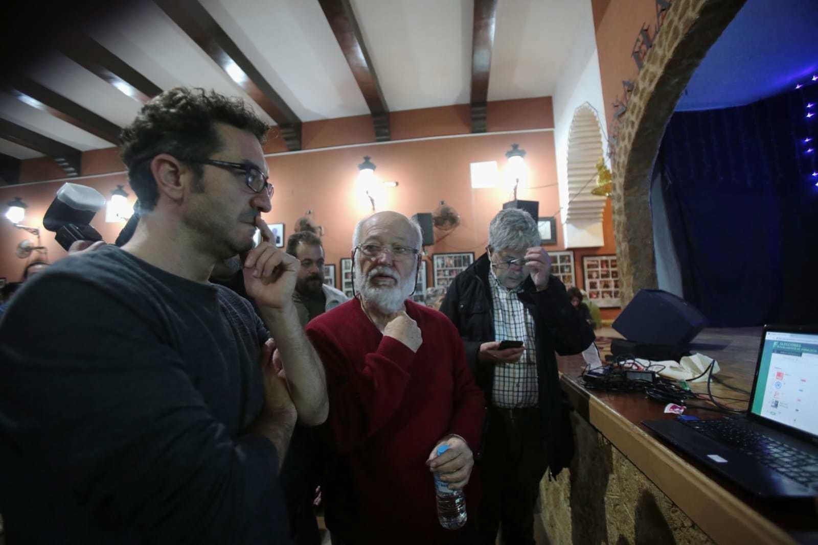 Buen ambiente en la sede de Adelante Andalucía, que logró tres diputados por Cádiz.