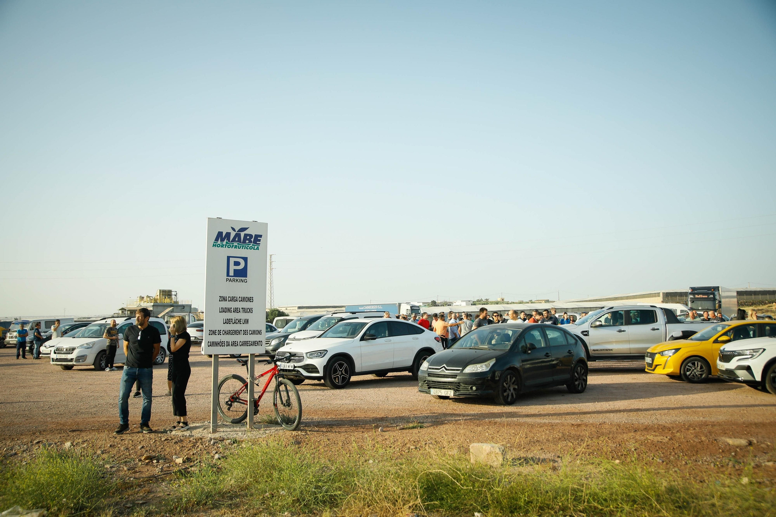 El día después: así ha amanecido la nave calcinada de Mabe Hortofrutícola