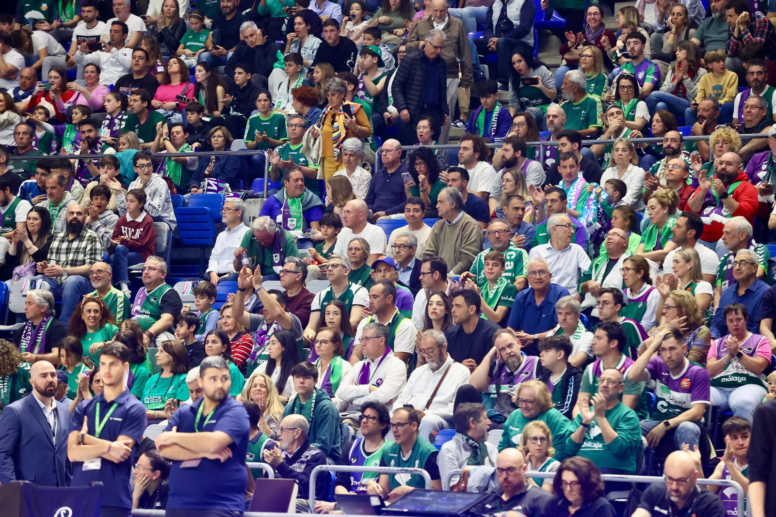 Búscate en las gradas del Carpena en el Unicaja Baloncesto - Real Madrid