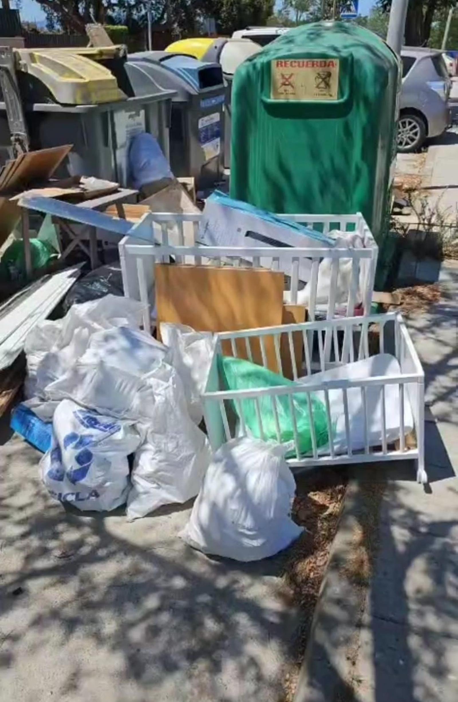 Las fotos de la acumulación de basura en La Ermita en Algeciras
