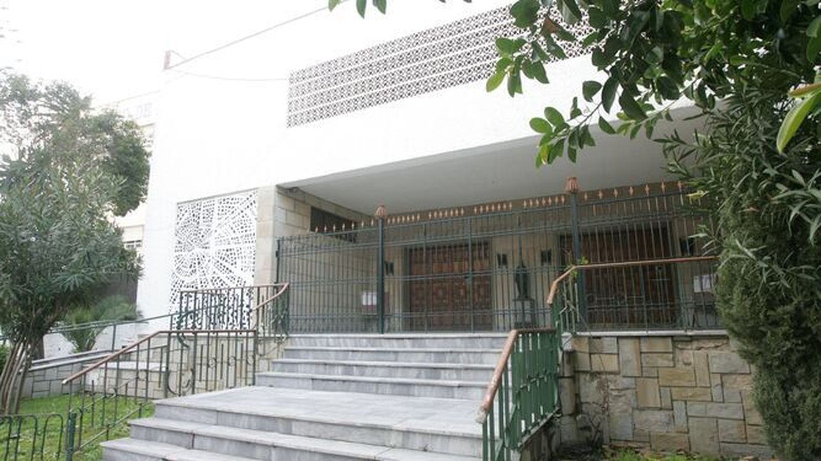 Entrada a la parroquia de Nuestra Señora del Carmen.