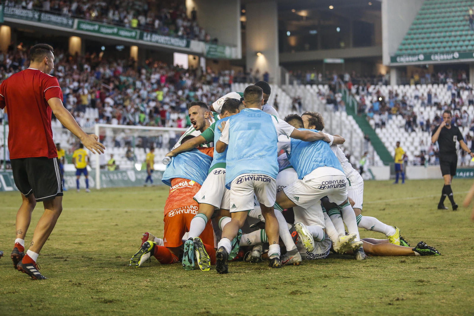 Las imágenes del Córdoba CF - Cádiz B