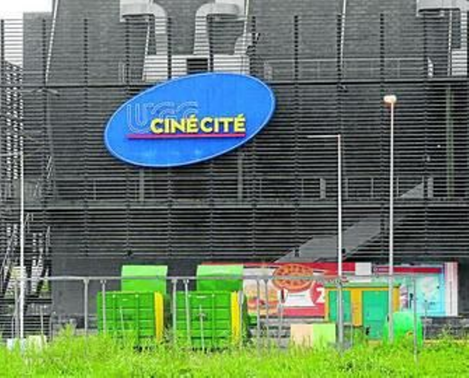 Imagen de archivo de la fachada de los cines en Los Barrios.