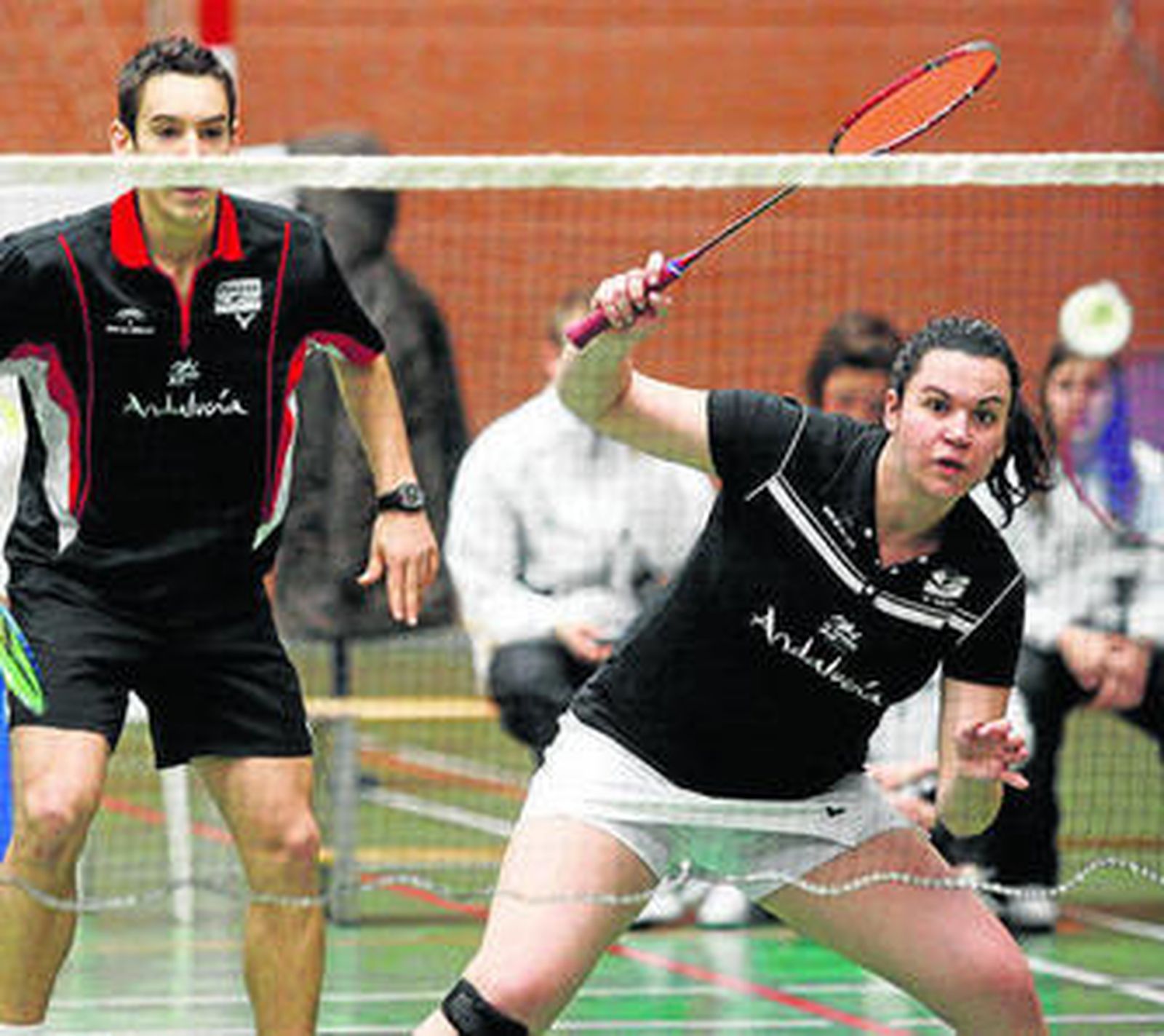 Zsuzsa Kovacs y Álex Toro durante el partido de dobles mixto.