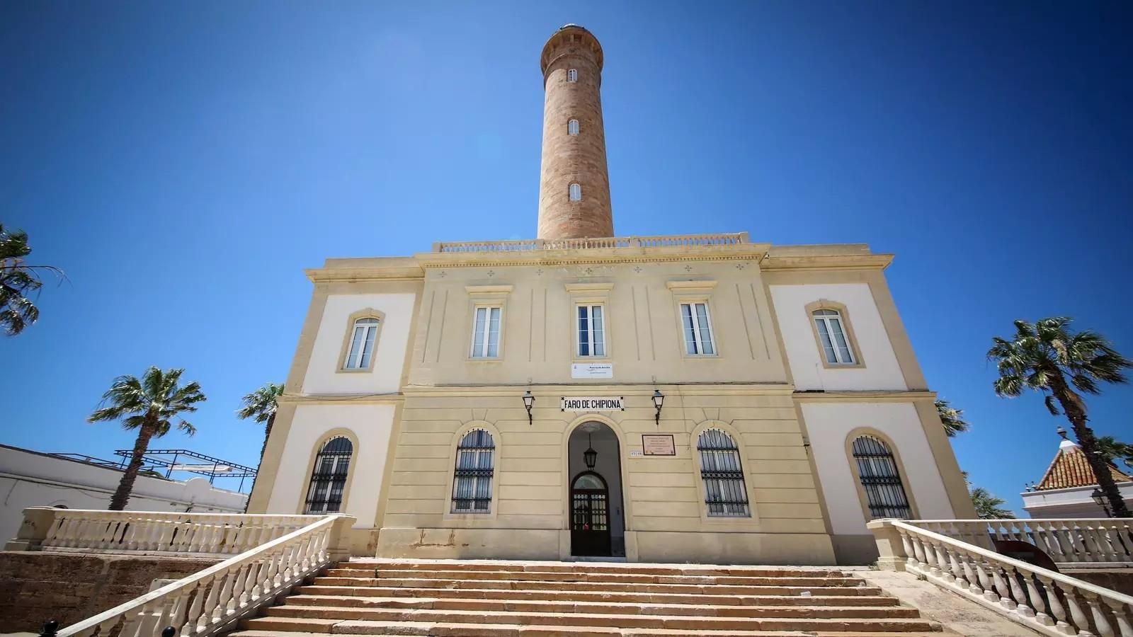 Entrada al Faro de Chipiona.
